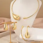Juego de Joyería Elegante y Moderno de 4 Piezas para Mujer, Collar con Gotas de Agua, Gargantilla de Metal Dorado, Aretes para Uso Diario Informal 2