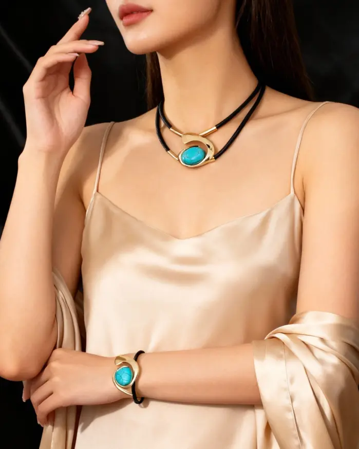 Conjunto de joyería Vintage elegante bohemio para mujer, collar ovalado verde, Gargantilla dorada, pulsera de boda nupcial, regalo de fiesta, 2 uds. 1