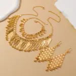 Conjunto de Joyería Boho Chic con Collar Bib, Pendientes Colgantes Glamurosos y Pulsera, Kit de Joyería Floral Único para Damas de Honor, Noche de Gala de Verano 2