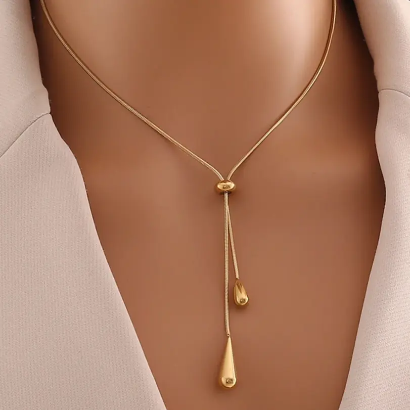 Juego de 3 piezas: collar y pendientes ajustables de acero inoxidable 316L, nuevo modelo de joyería de moda en color dorado para mujer, ideal como regalo para fiestas. 2