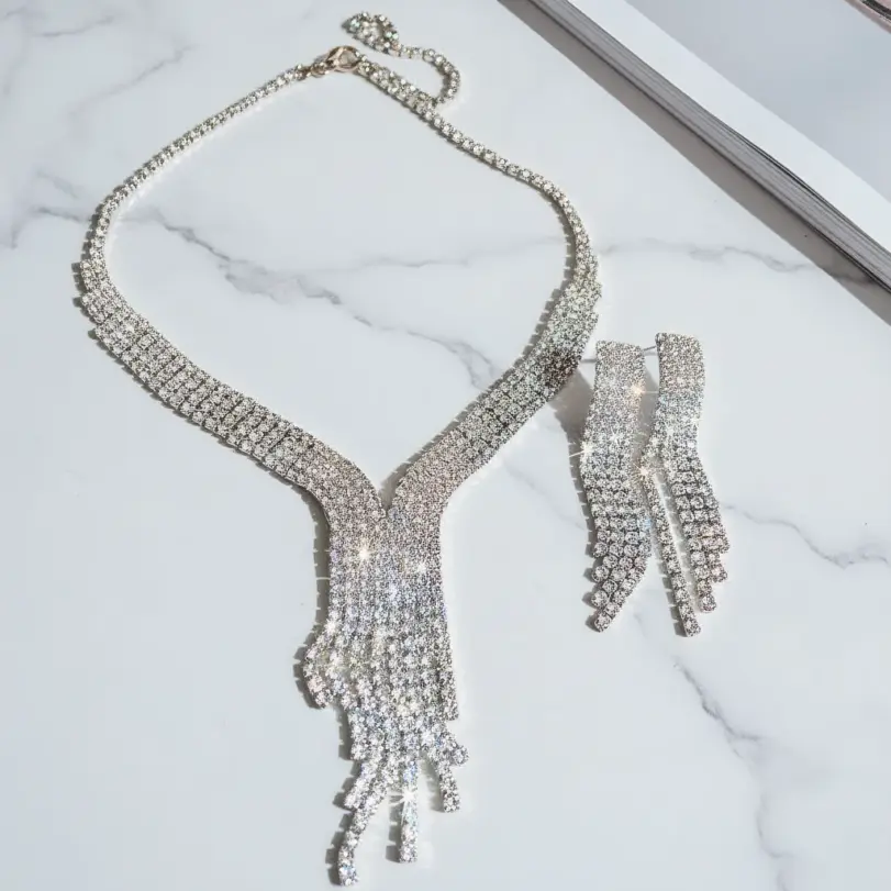 Juego de Joyería Vintage Elegante de 3 Piezas para Mujer, Collar con Flecos de Gotas de Agua, Gargantilla con Brillantes, Aretes de Novia para Boda, Fiesta 1 Juego de Joyería Vintage Elegante de 3 Piezas para Mujer, Collar con Flecos de Gotas de Agua, Gargantilla con Brillantes, Aretes de Novia para Boda, Fiesta 1
