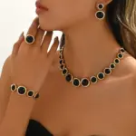 Conjunto de joyería geométrica elegante para mujer, collar Retro, anillo dorado, pulsera de moda, pendiente Circular con incrustaciones, regalo de fiesta, 5 uds. 4