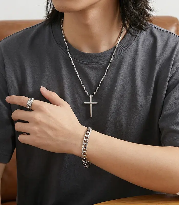 Set de Joyería de Moda de 3 Piezas para Hombre: Collar con Cruz, Cadena Gargantilla Negra, Anillo y Pulsera. Ideal para Atuendos Diarios, Regalo para Hombres. Joyería con Anillo Cubano Negro. 2