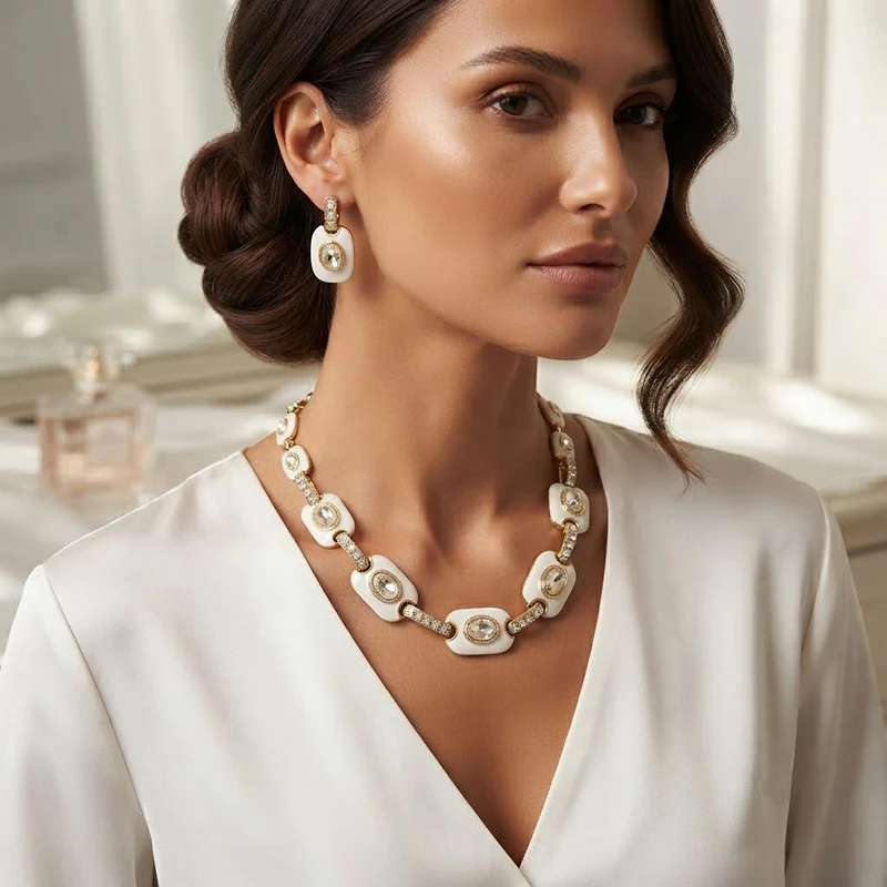 Juego de Joyería Vintage Elegante de 3 Piezas para Mujer, Collar Elíptico con Incrustaciones de Diamantes, Gargantilla de Cristal Brillante, Aretes de Novia para Boda, Fiesta 1 Juego de Joyería Vintage Elegante de 3 Piezas para Mujer, Collar Elíptico con Incrustaciones de Diamantes, Gargantilla de Cristal Brillante, Aretes de Novia para Boda, Fiesta 1
