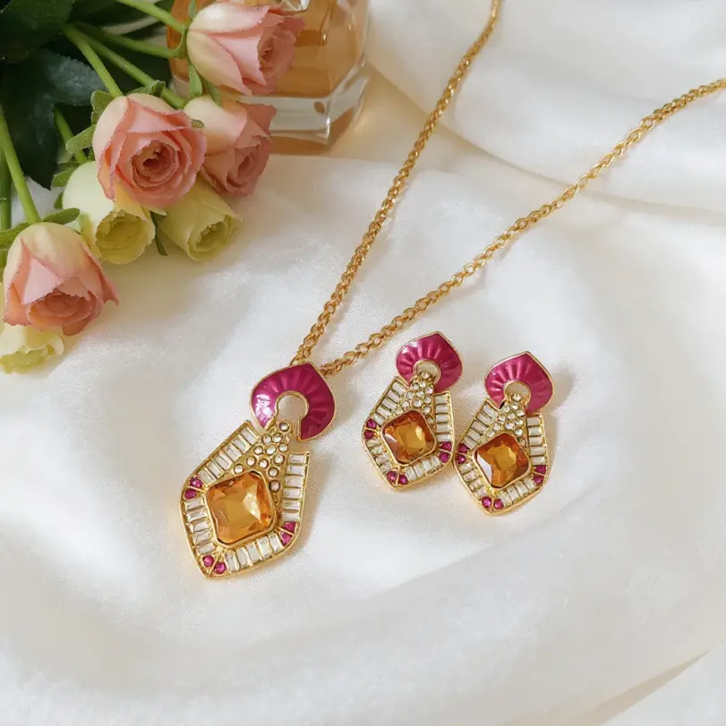Juego de Joyería Vintage Elegante de 3 Piezas para Mujer, Cadena de Suéter Roja Brillante, Gargantilla de Cristal Brillante, Aretes para Uso Diario, Regalo 1 Juego de Joyería Vintage Elegante de 3 Piezas para Mujer, Cadena de Suéter Roja Brillante, Gargantilla de Cristal Brillante, Aretes para Uso Diario, Regalo 1
