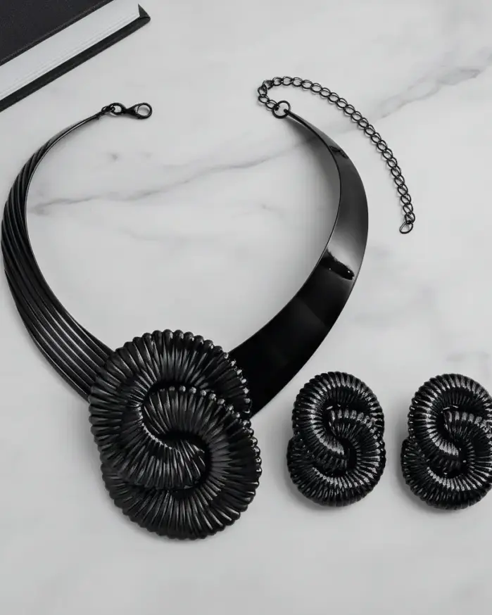 Juego de Joyería Elegante y Moderno de 4 Piezas para Mujer, Collar de Hilo Trenzado Geométrico, Gargantilla de Metal Negro, Pendientes para Uso Diario Informal, Regalo 1