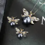 Conjunto de joyería Vintage elegante para mujer, collar de abeja pequeña de perlas grises, gargantilla de cristal brillante, pendientes de boda para fiesta, 3 uds. 3