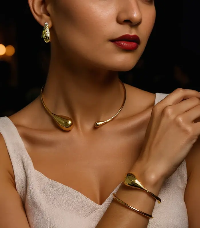 Juego de Joyería Elegante y Moderno de 4 Piezas para Mujer, Collar con Gotas de Agua, Gargantilla de Metal Dorado, Aretes para Uso Diario Informal 1