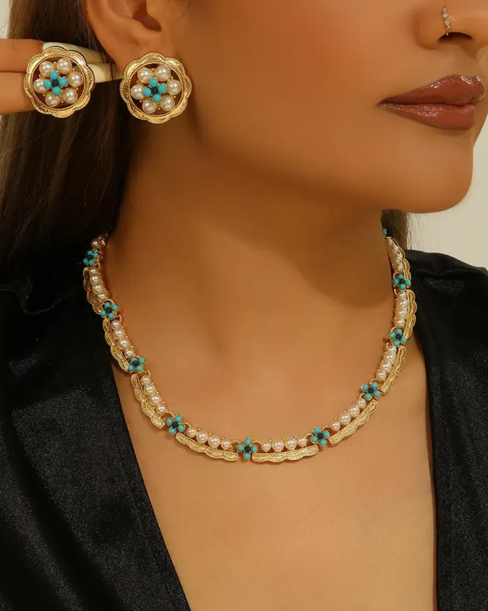 Conjunto de Collar y Pendientes Margarita con Marco Dorado Vintage, Cadena de Perlas Tejidas con Cuentas Pequeñas Multicolor, Estilo Retro Barroco Exquisito Apilable 1
