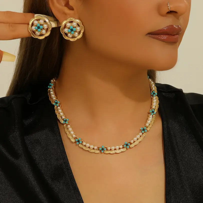 Conjunto de Collar y Pendientes Margarita con Marco Dorado Vintage, Cadena de Perlas Tejidas con Cuentas Pequeñas Multicolor, Estilo Retro Barroco Exquisito Apilable 1