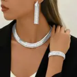 Juego de Joyería Vintage Elegante de 4 Piezas para Mujer, Collar con Forma de Espina de Serpiente, Gargantilla de Metal Clásica, Aretes para Uso Diario Informal, Regalo 3