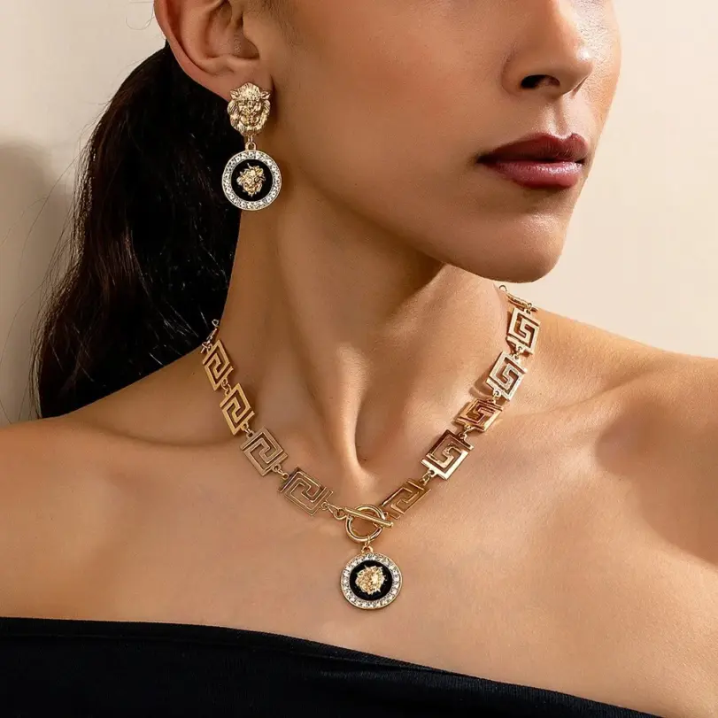 3 uds nueva joyería barroca real de moda para mujer accesorios de fiesta conjunto de pendientes y collar de cristal con cabeza de león de lujo 1