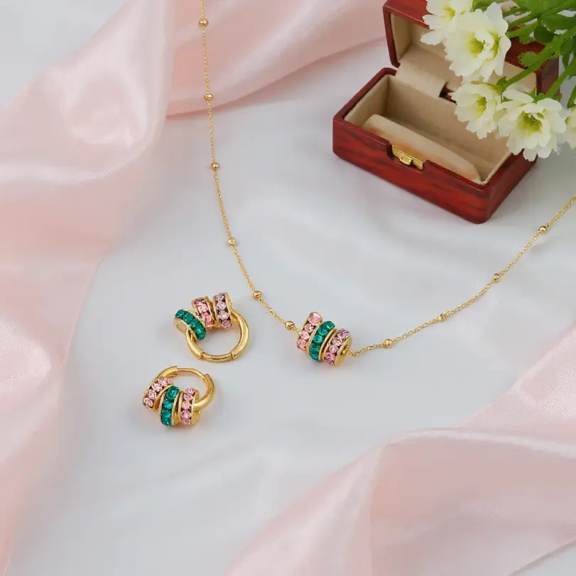 Juego de Joyería Vintage Elegante de 3 Piezas para Mujer, Collar de Cuerda Colorido, Gargantilla de Cristal Brillante, Aretes de Novia para Boda, Fiesta 1 Juego de Joyería Vintage Elegante de 3 Piezas para Mujer, Collar de Cuerda Colorido, Gargantilla de Cristal Brillante, Aretes de Novia para Boda, Fiesta 1