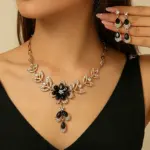 Juego de 3 Piezas de Joyería de Disfraces Dorada Glamurosa, Collar con Flor Negra Audaz, Joyería de Cristal Brillante para Boda, Regalo para Invitados de Gala o Baile de Graduación 2