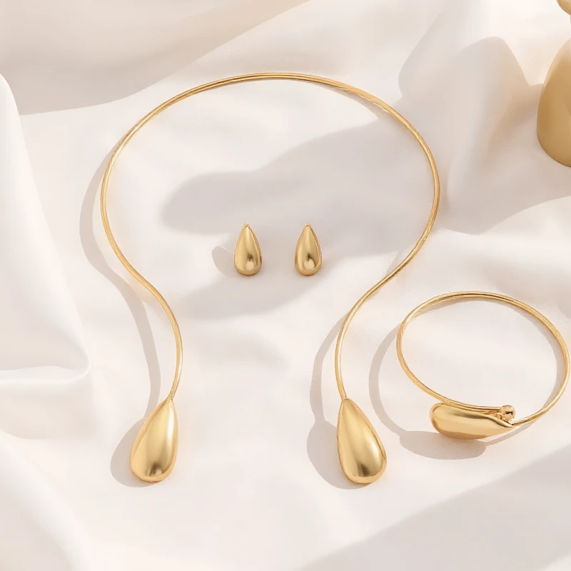 Conjunto de joyería Vintage elegante para mujer, collar minimalista con forma de gota de agua, gargantilla de cristal brillante, pendientes de boda para fiesta, 4 Uds. 1 Conjunto de joyería Vintage elegante para mujer, collar minimalista con forma de gota de agua, gargantilla de cristal brillante, pendientes de boda para fiesta, 4 Uds. 1
