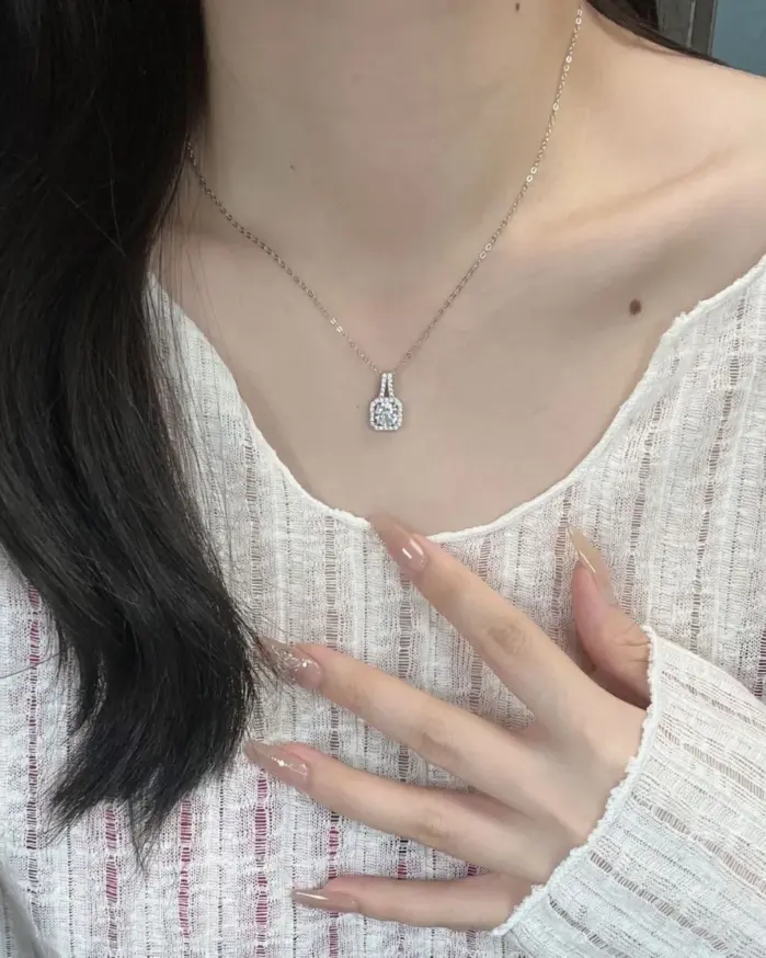 Collar cuadrado clásico de Plata de Ley 925 para mujer, joyería de lujo, moissanita de 1 quilate, collar deslumbrante de Color D para fecha a juego 2
