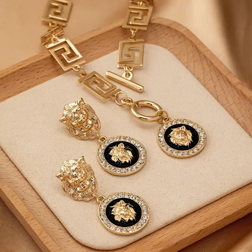 3 uds nueva joyería barroca real de moda para mujer accesorios de fiesta conjunto de pendientes y collar de cristal con cabeza de león de lujo 5