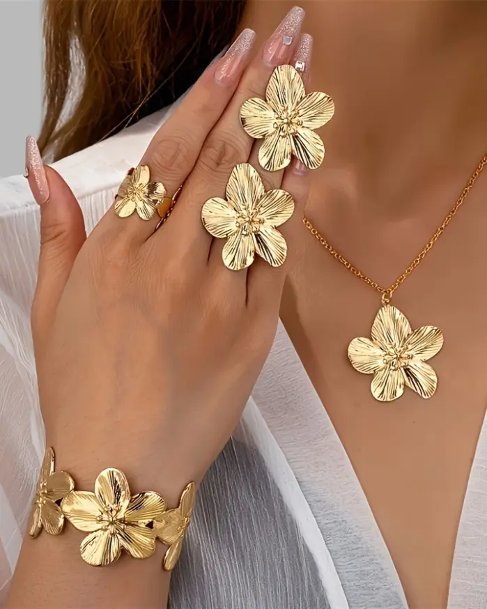 Elegante conjunto de joyería floral en tono dorado de 5 piezas: estilo vintage, incluye collar, pulsera, anillo y pendientes, ideal para uso diario 2