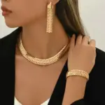 Juego de Joyería Vintage Elegante de 4 Piezas para Mujer, Collar con Forma de Espina de Serpiente, Gargantilla de Metal Clásica, Aretes para Uso Diario Informal, Regalo 2