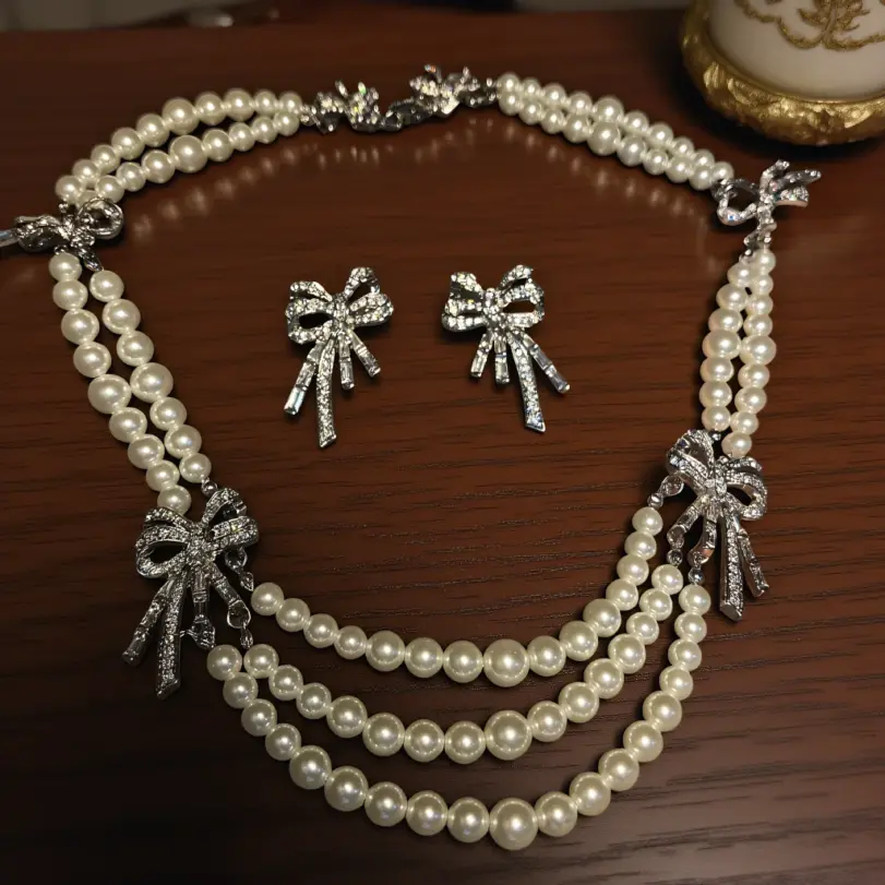Conjunto de joyería Vintage elegante para mujer, collar de perlas con lazo, gargantilla de cristal brillante, pendientes de boda para fiesta, 3 uds. 1 Conjunto de joyería Vintage elegante para mujer, collar de perlas con lazo, gargantilla de cristal brillante, pendientes de boda para fiesta, 3 uds. 1
