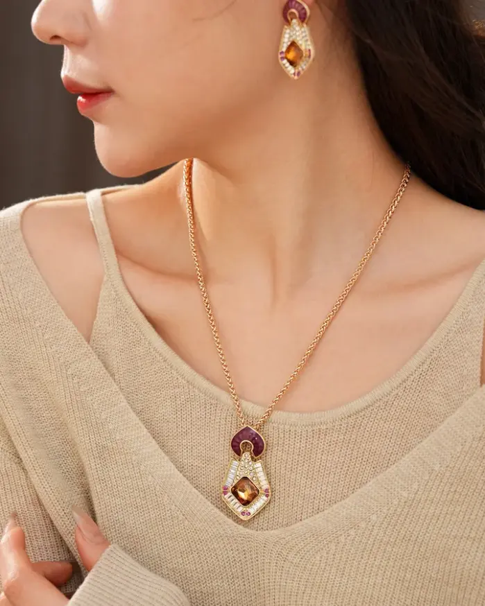 Juego de Joyería Vintage Elegante de 3 Piezas para Mujer, Cadena de Suéter Roja Brillante, Gargantilla de Cristal Brillante, Aretes para Uso Diario, Regalo 2