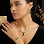 Conjunto de Collar Dorado Glamuroso con Brazalete Rectangular de Circones Verdes y Colgante Clásico Halo, Colección de Joyería para la Noche de Gala 2
