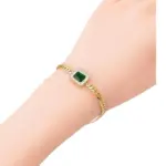 Conjunto de Collar Dorado Glamuroso con Brazalete Rectangular de Circones Verdes y Colgante Clásico Halo, Colección de Joyería para la Noche de Gala 6
