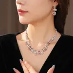 Juego de Joyería Vintage Elegante de 3 Piezas para Mujer, Collar con Cristales de Imitación de Rosa, Gargantilla Brillante, Aretes de Cristal para Novia, Boda, Fiesta 2