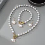 Conjunto de Collar de Perlas con Cierre de Palanca, Gargantilla de Perlas, Pendientes Blancos y Pulsera para Mujer, Estilo Coquette, Regalo para Despedida de Soltera 4