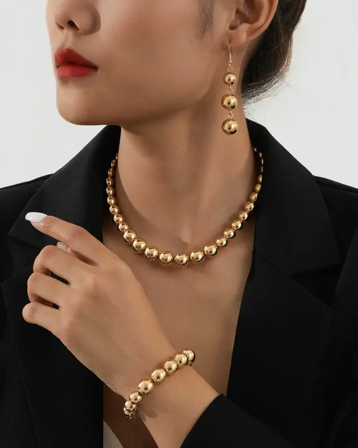 Juego de Joyería Elegante y Moderno de 4 Piezas para Mujer, Collar de Cuentas Doradas, Gargantilla Esférica de Metal, Pendientes para Uso Diario Informal 2