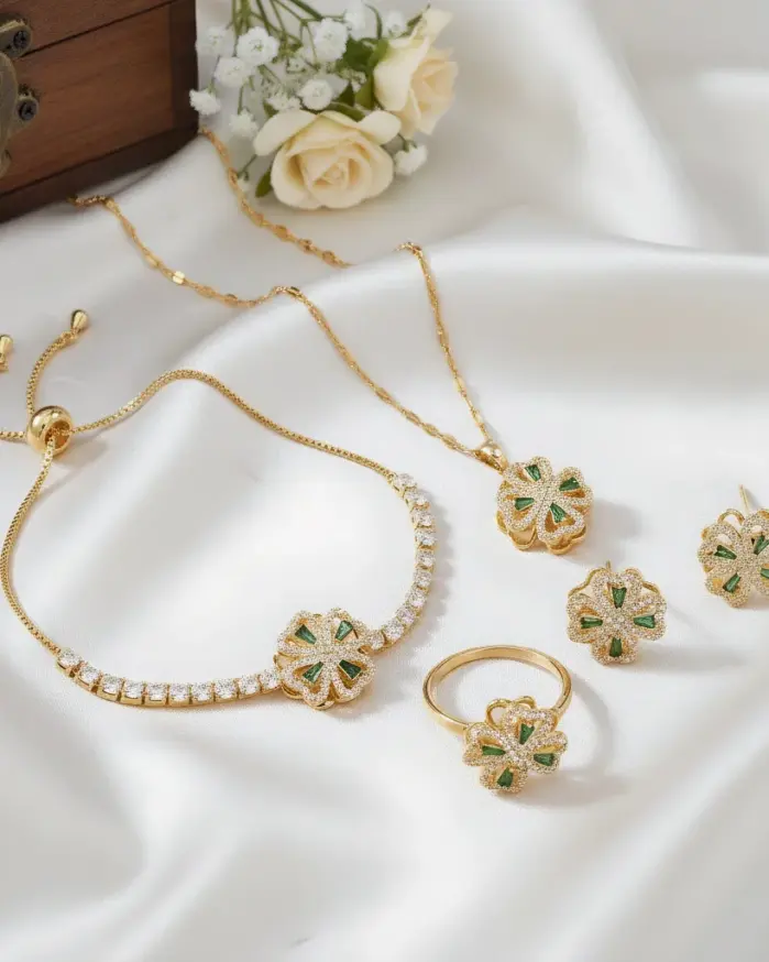 Juego de Joyería Elegante y Moderno de 5 Piezas para Mujer, Collar con Flor de Cuatro Hojas Giratoria, Gargantilla de Metal Clásica, Aretes para Uso Diario Informal 1