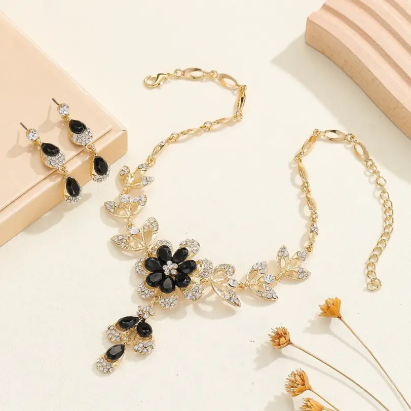 Juego de 3 Piezas de Joyería de Disfraces Dorada Glamurosa, Collar con Flor Negra Audaz, Joyería de Cristal Brillante para Boda, Regalo para Invitados de Gala o Baile de Graduación 5