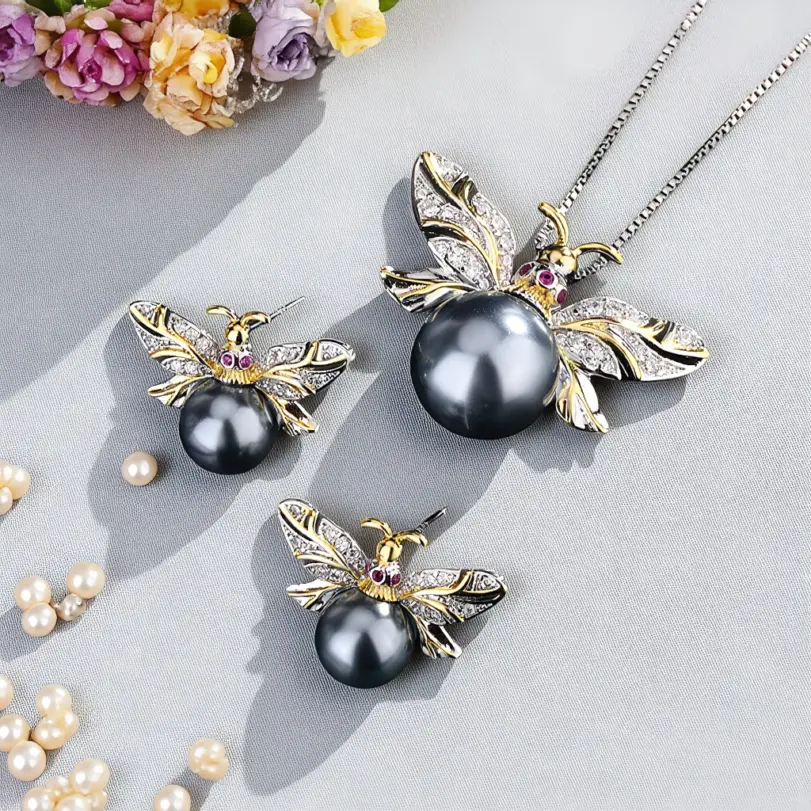 Conjunto de joyería Vintage elegante para mujer, collar de abeja pequeña de perlas grises, gargantilla de cristal brillante, pendientes de boda para fiesta, 3 uds. 1 Conjunto de joyería Vintage elegante para mujer, collar de abeja pequeña de perlas grises, gargantilla de cristal brillante, pendientes de boda para fiesta, 3 uds. 1