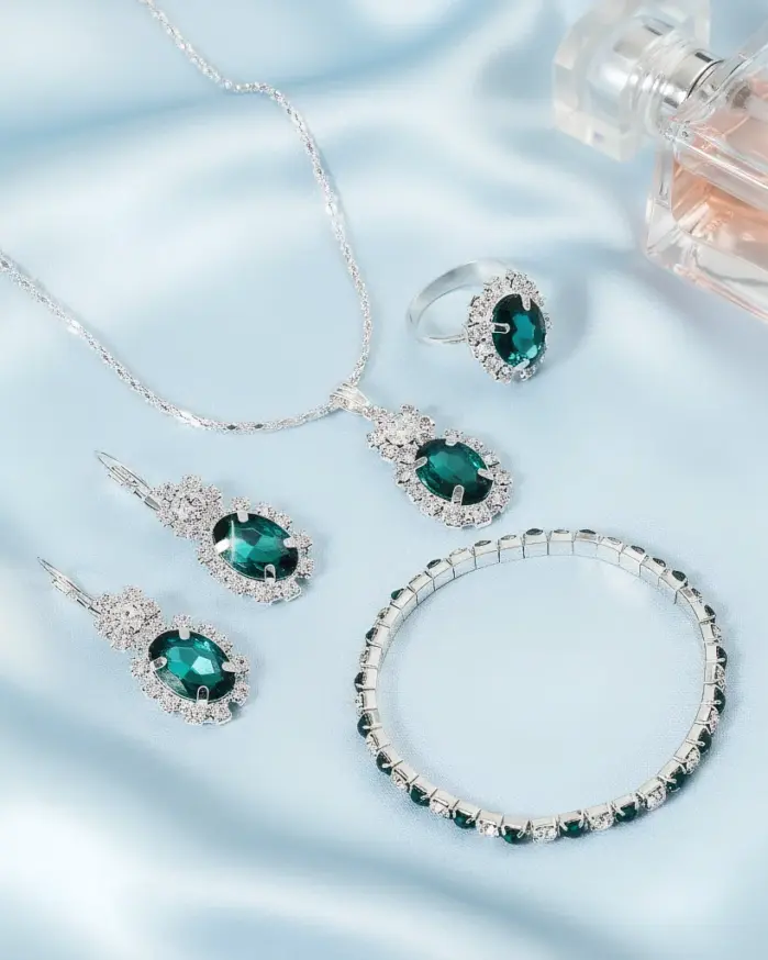 Juego de Joyería Vintage Elegante de 4 Piezas para Mujer, Collar con Zirconia Verde en Forma de Gota de Agua, Gargantilla Dorada, Pulsera para Novia, Regalo para Fiesta de Bodas 2