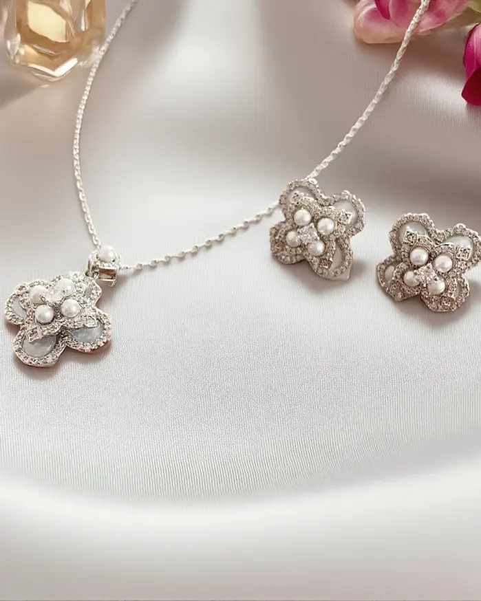 Juego de Joyería Vintage Elegante de 3 Piezas para Mujer, Collar de Perlas con Flores, Gargantilla de Cristal Brillante, Aretes de Novia para Boda, Fiesta 1