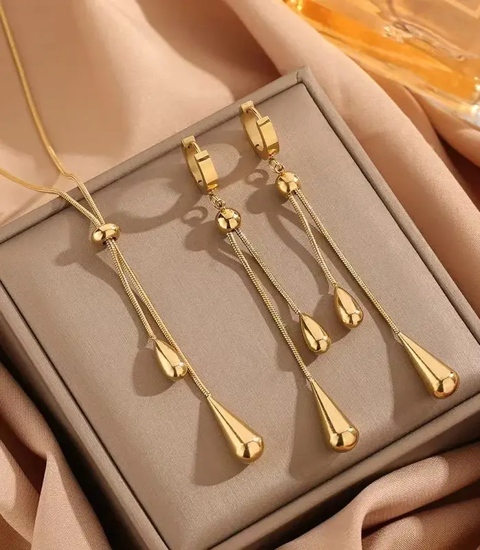 Juego de 3 piezas: collar y pendientes ajustables de acero inoxidable 316L, nuevo modelo de joyería de moda en color dorado para mujer, ideal como regalo para fiestas. 1