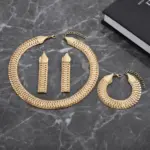 Juego de Joyería Vintage Elegante de 4 Piezas para Mujer, Collar con Forma de Espina de Serpiente, Gargantilla de Metal Clásica, Aretes para Uso Diario Informal, Regalo 1