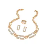 Conjunto de collar, pendientes y anillo con cadena geométrica de pedrería de color dorado, de lujo, para mujer, ideal para bodas, fiestas y como regalo. 5