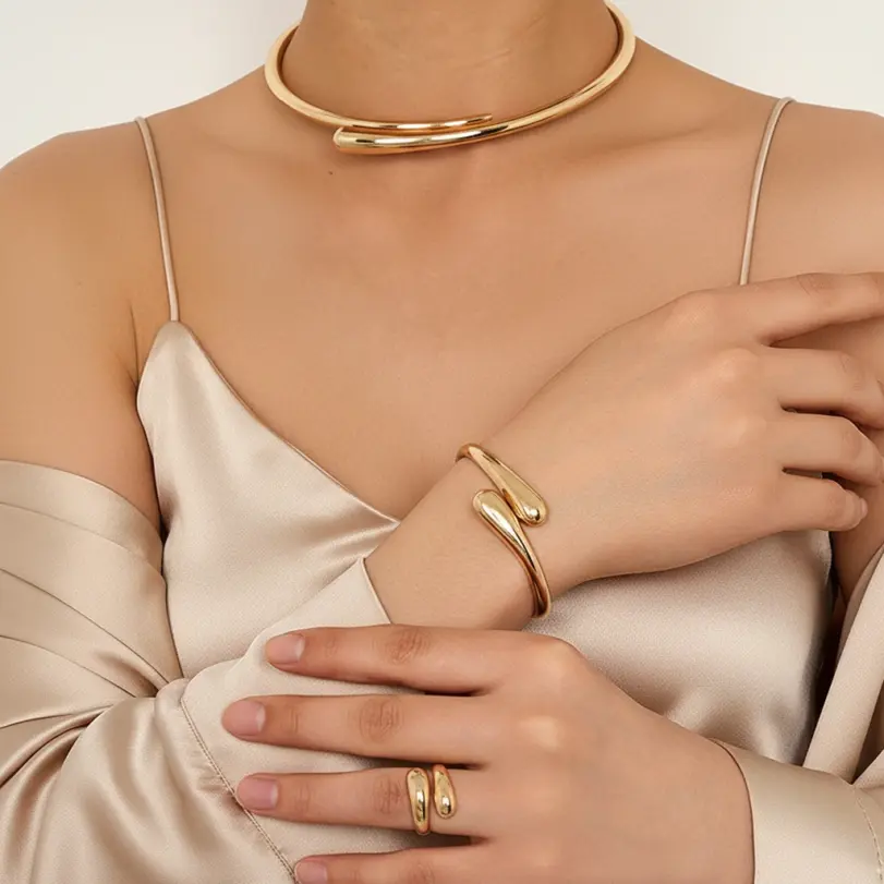 Juego de Joyería Elegante de 2/3 Piezas: Brazalete Abierto Dorado, Collar con Colgante de Lágrima y Anillo Retro para Mujer, Accesorios de Moda, Regalo 2