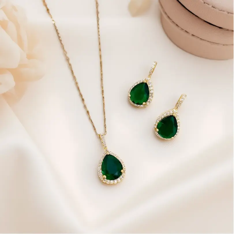 Juego de Joyería Elegante y Moderno de 3 Piezas para Mujer, Collar con Gota de Agua Verde, Gargantilla de Metal Clásica, Aretes para Uso Diario Informal, Regalo 1
