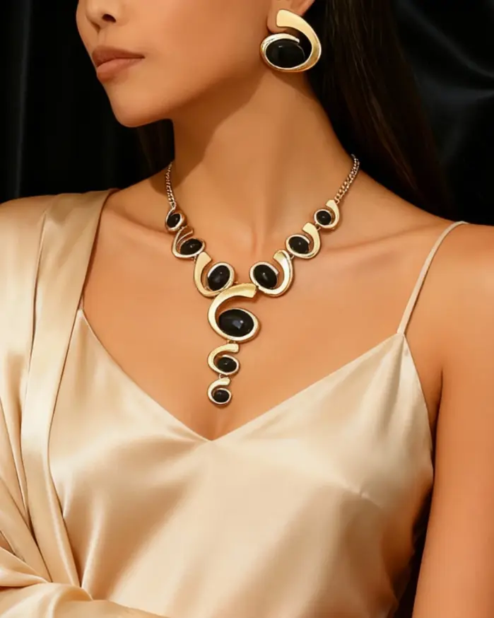 Conjunto de joyería Vintage elegante para mujer, collar con diamantes de imitación brillantes, gargantilla de cristal brillante, pendientes de boda para fiesta, 3 uds. 2