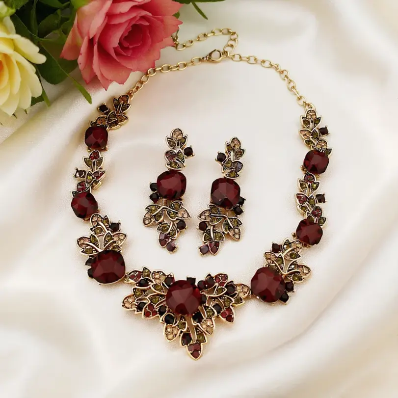 Juego de Joyería Vintage Elegante de 3 Piezas para Mujer, Collar con Hojas Cuadradas, Gargantilla de Cristal Brillante, Aretes de Novia para Boda, Fiesta 1 Juego de Joyería Vintage Elegante de 3 Piezas para Mujer, Collar con Hojas Cuadradas, Gargantilla de Cristal Brillante, Aretes de Novia para Boda, Fiesta 1