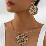 Juego de Joyería Elegante y Moderno de 3 Piezas para Mujer, Collar Circular con Estampado de Leopardo, Gargantilla de Metal Clásica, Aretes para Uso Diario Informal, Regalo 2