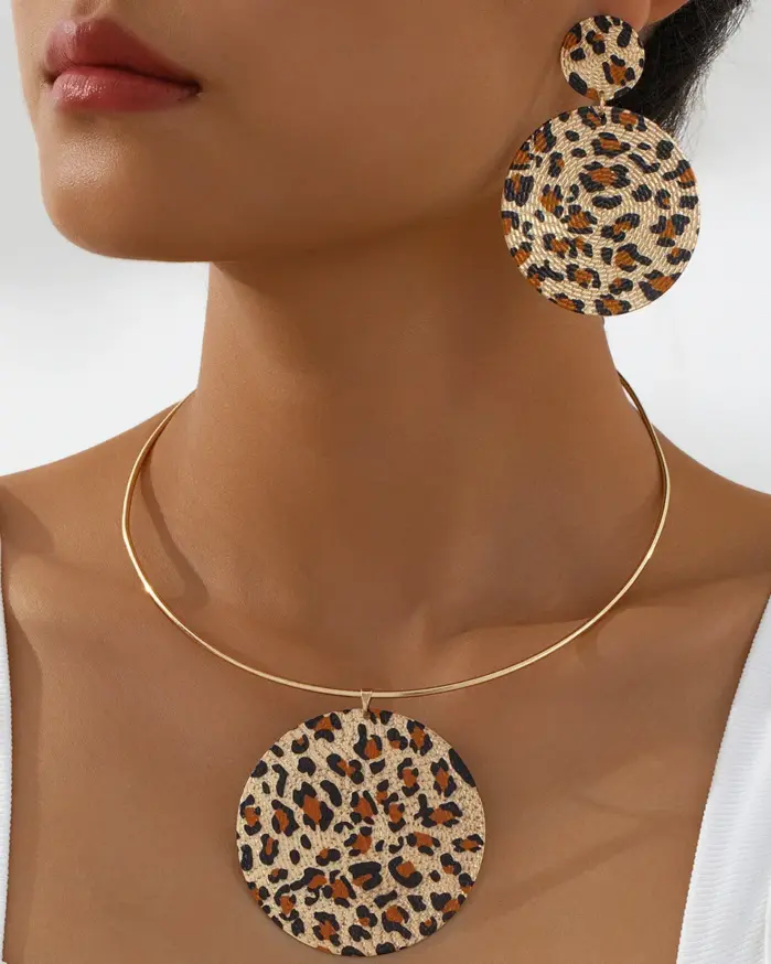 Juego de Joyería Elegante y Moderno de 3 Piezas para Mujer, Collar Circular con Estampado de Leopardo, Gargantilla de Metal Clásica, Aretes para Uso Diario Informal, Regalo 2