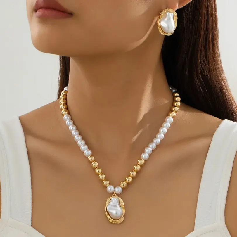 Juego de 4 Piezas de Aretes, Collar y Anillo Artificiales Elegantes y Retro, Perfecto para el Uso Diario de las Mujeres, Regalo para Fiestas 2