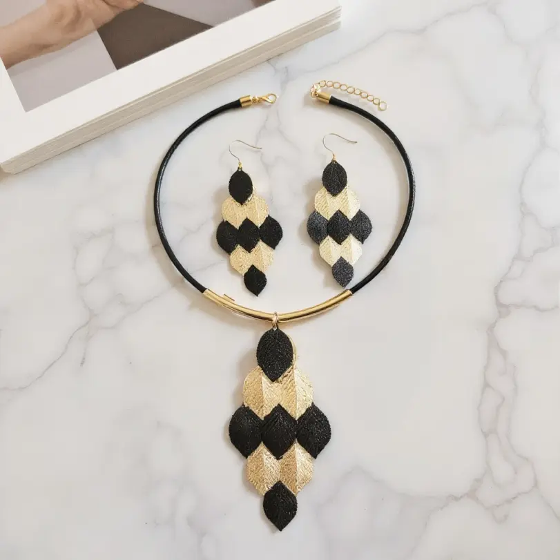 Juego de Joyería Elegante y Moderno de 3 Piezas para Mujer, Collar de Disco de Doble Color, Gargantilla de Metal Clásica, Aretes para Uso Diario Informal, Regalo 1 Juego de Joyería Elegante y Moderno de 3 Piezas para Mujer, Collar de Disco de Doble Color, Gargantilla de Metal Clásica, Aretes para Uso Diario Informal, Regalo 1