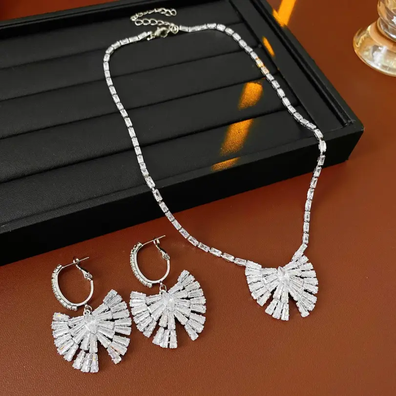 Juego de Joyería Vintage Elegante de 3 Piezas para Mujer, Collar con Incrustaciones de Circonita, Gargantilla de Cristal Brillante, Aretes de Novia para Boda, Fiesta 4