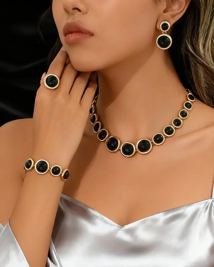 Conjunto de joyería geométrica elegante para mujer, collar Retro, anillo dorado, pulsera de moda, pendiente Circular con incrustaciones, regalo de fiesta, 5 uds. 1