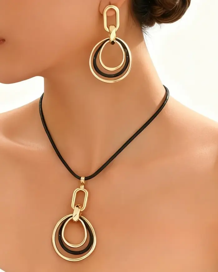 Juego de Joyería Elegante y Moderno de 3 Piezas para Mujer, Collar Largo con Doble Aro, Gargantilla Clásica de Metal, Uso Diario Informal, Aretes Dorados, Regalo 2