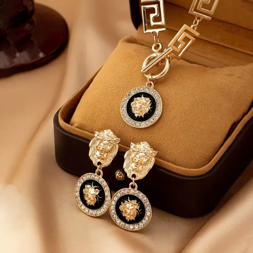 3 uds nueva joyería barroca real de moda para mujer accesorios de fiesta conjunto de pendientes y collar de cristal con cabeza de león de lujo 4